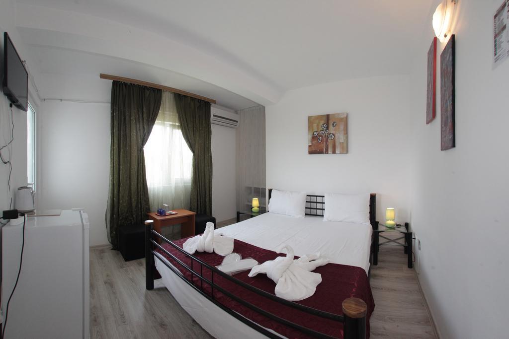 Panos Hotel Două Mai Екстериор снимка