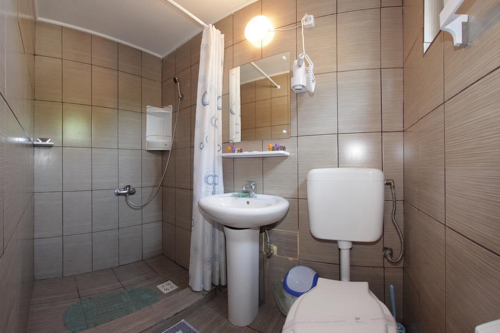 Panos Hotel Două Mai Екстериор снимка