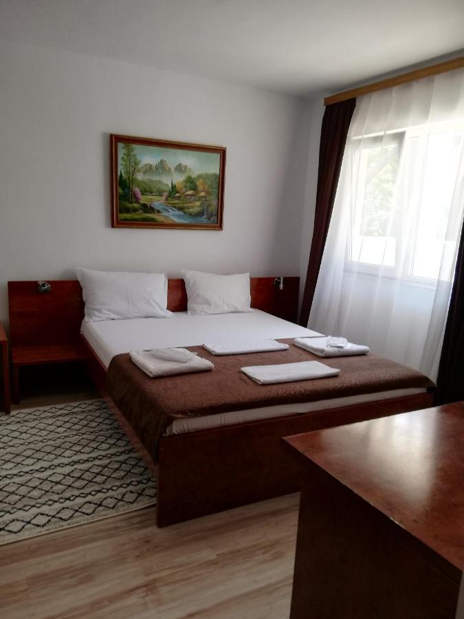 Panos Hotel Două Mai Екстериор снимка